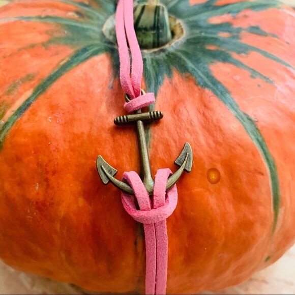 Pink and bronze anchor bracelet - Picture 1 of 3